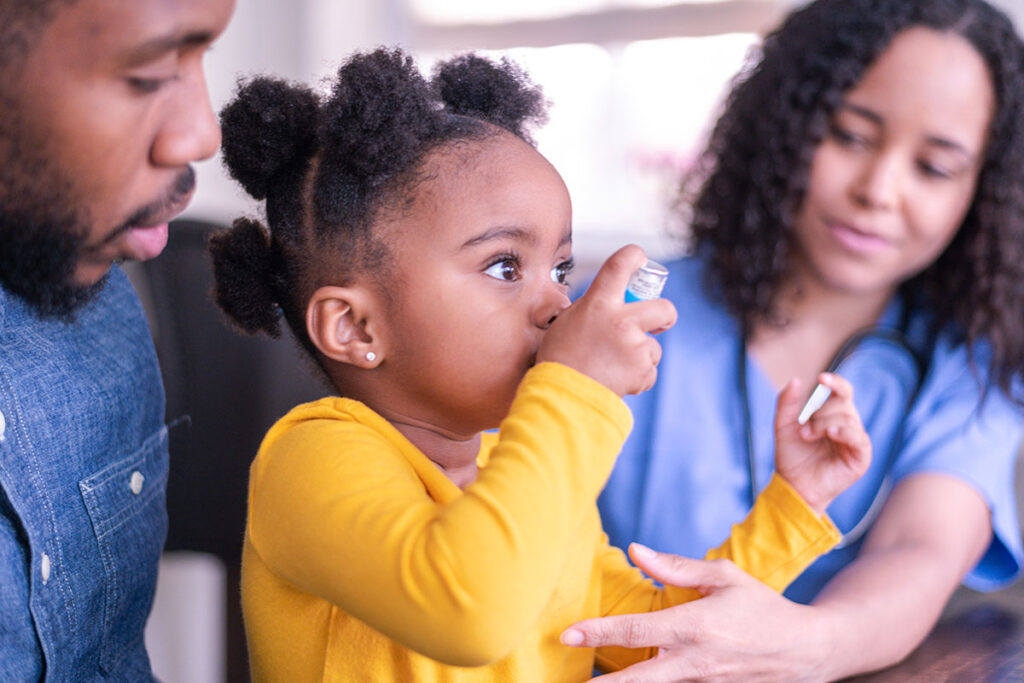 Asthma has been associated with a lowered risk of brain tumors, and researchers at Washington University School of Medicine in St. Louis now think they know why: Immune cells activated under conditions of asthma are less able to promote the growth of brain tumors. The findings could lead to new therapeutic approaches.