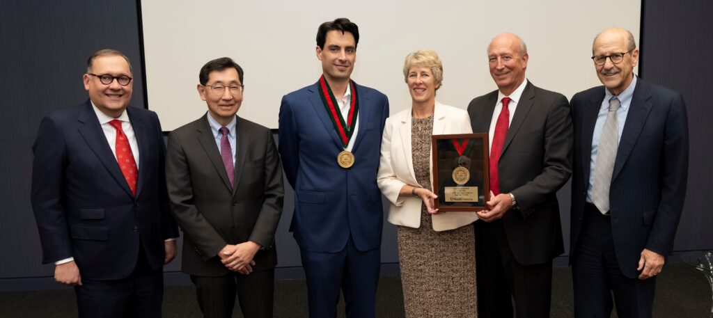 Chancellor Martin, Dr. Jin-Moo Lee, Dr. Nico Dosenbach, Tracy and David Holtzman, Dean Perlmutter